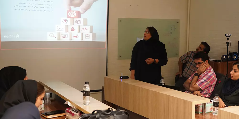 فرشگرد پنج ماهه سال 1401 شرکت مهندسی کسرا 8 فرشگرد 5 ماهه در شرکت مهندسي کسرا