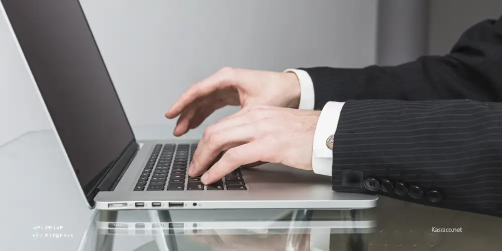 قابلیت دیدن مانده مرخصی، ساعات کار، تأخیرها و گزارش شخصی.